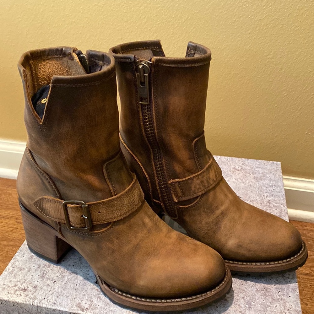 Freebird Carlito Boots Size 8 in Distressed Brown Worn Twice